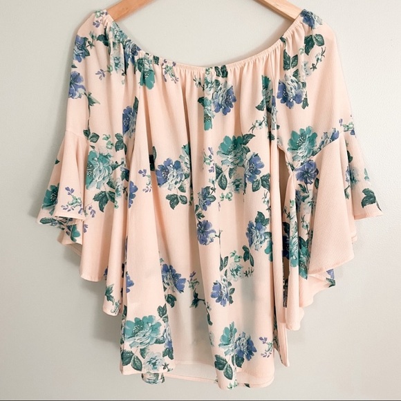 MTS Off the Shoulder Bell Sleeve Blush Pink & Light Blue
Floral Boho Top - Picture 5 of 7